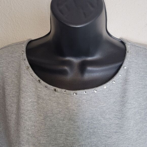Quacker Factory gray rounded neck Rhinestone t-shirt top 2x - Picture 3 of 8